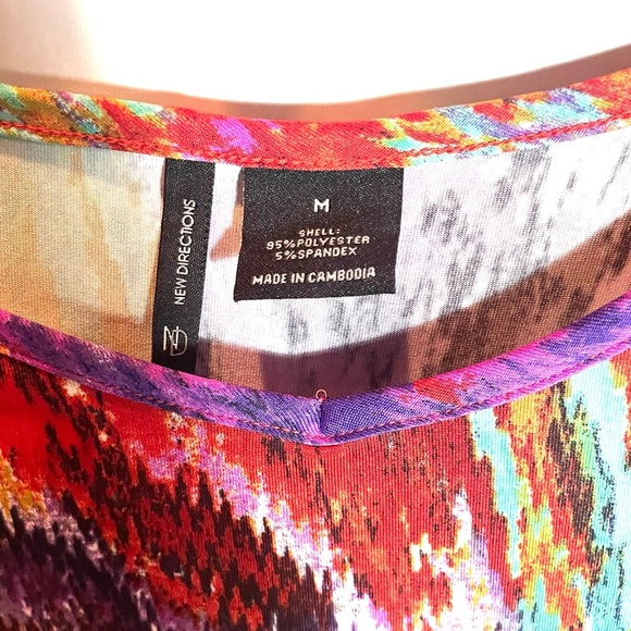 New Directions Boho Multicolor Abstract Flutter Sleeve Top – Medium - Picture 5 of 12